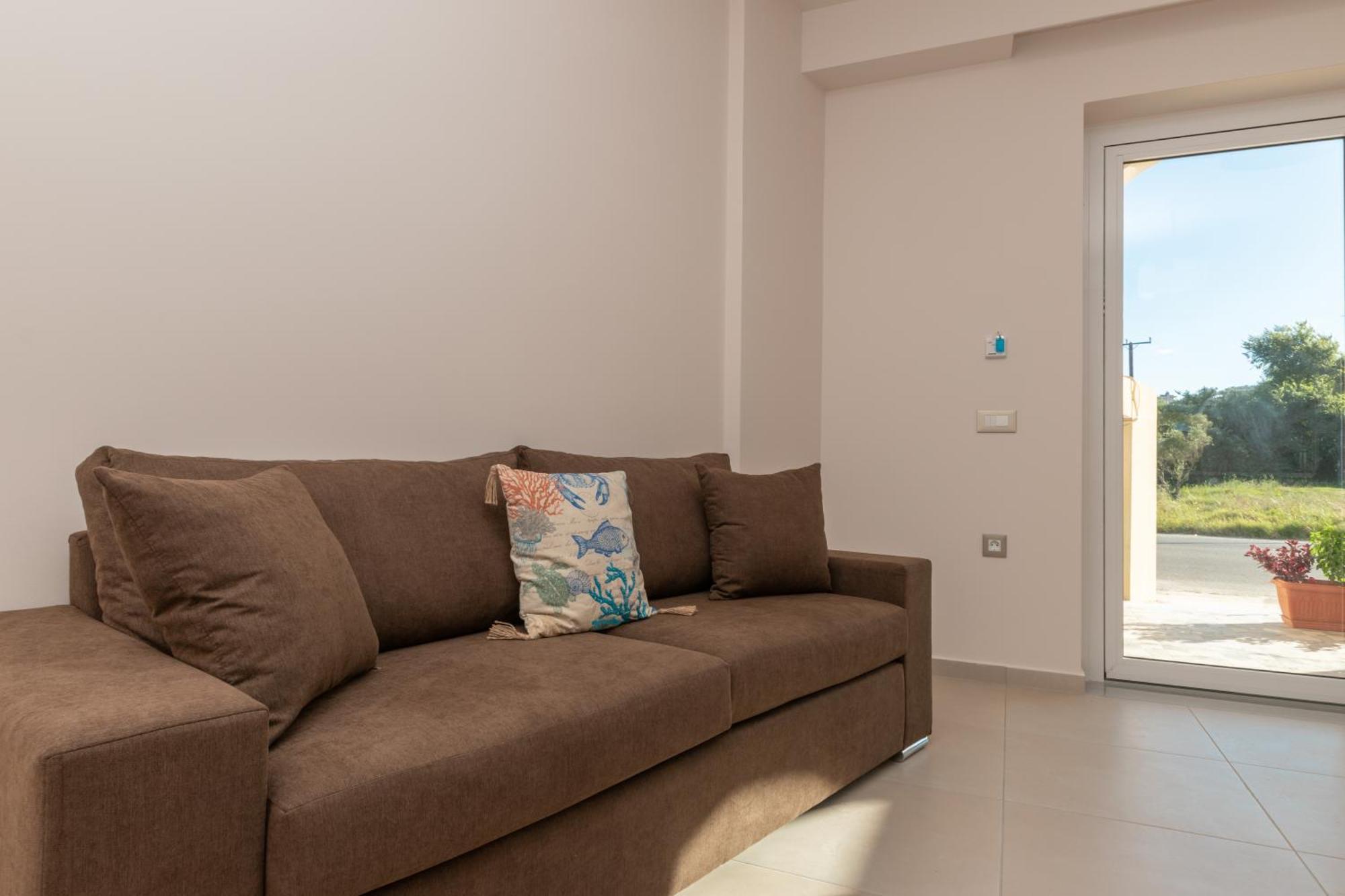 Katsaros Luxury Apts II 5 Min Walk To Beach Τσιλιβί Εξωτερικό φωτογραφία