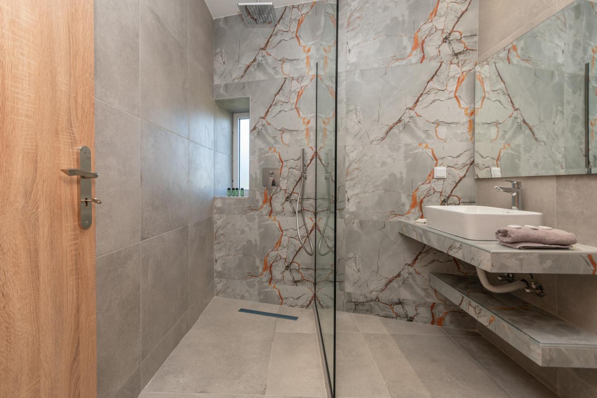 Katsaros Luxury Apts II 5 Min Walk To Beach Τσιλιβί Εξωτερικό φωτογραφία