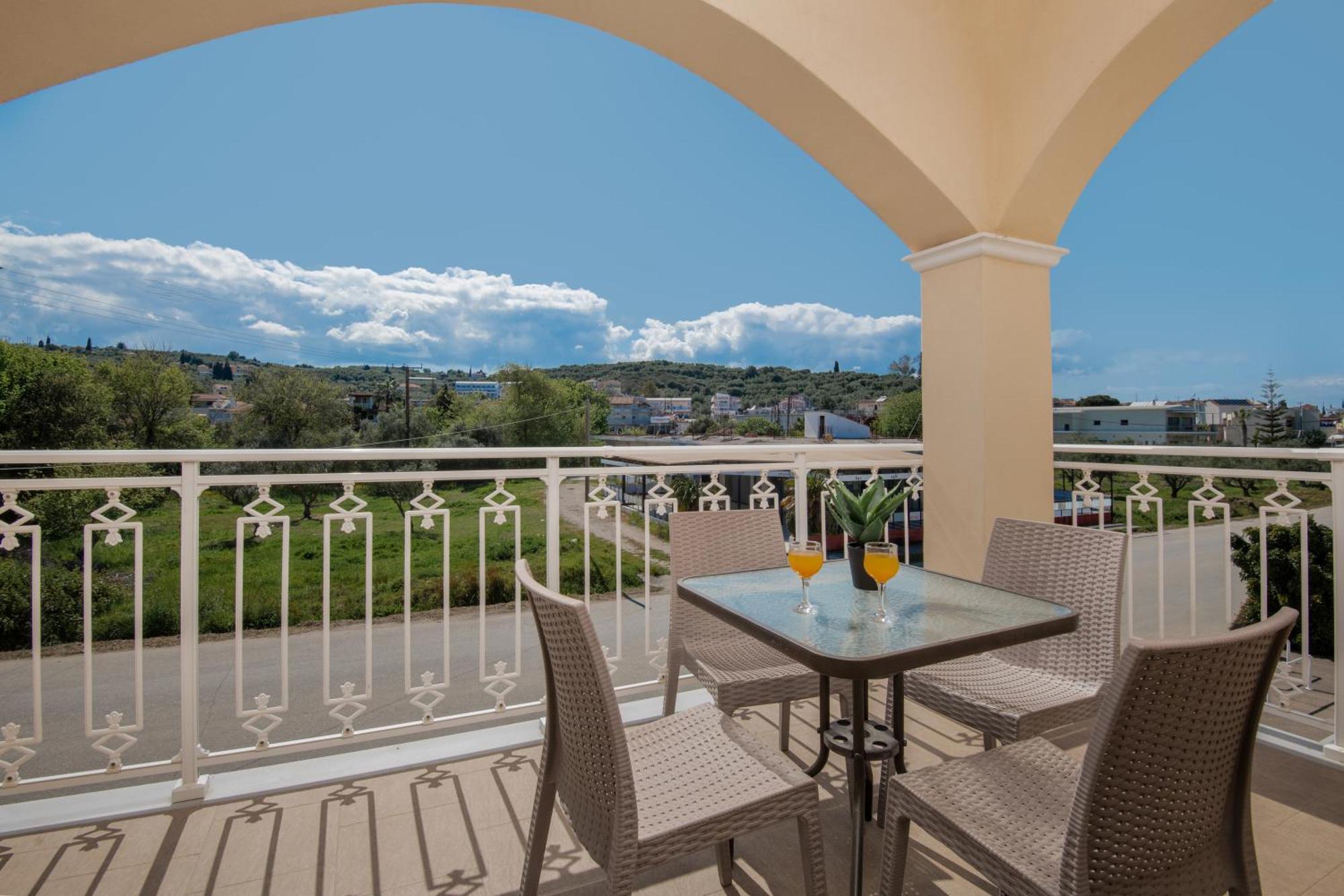 Katsaros Luxury Apts II 5 Min Walk To Beach Τσιλιβί Εξωτερικό φωτογραφία